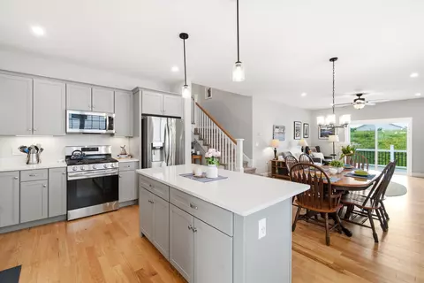 28 Luna Cir, Somersworth, NH 03878