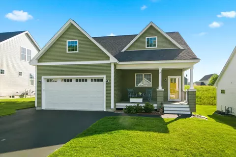 28 Luna Cir, Somersworth, NH 03878