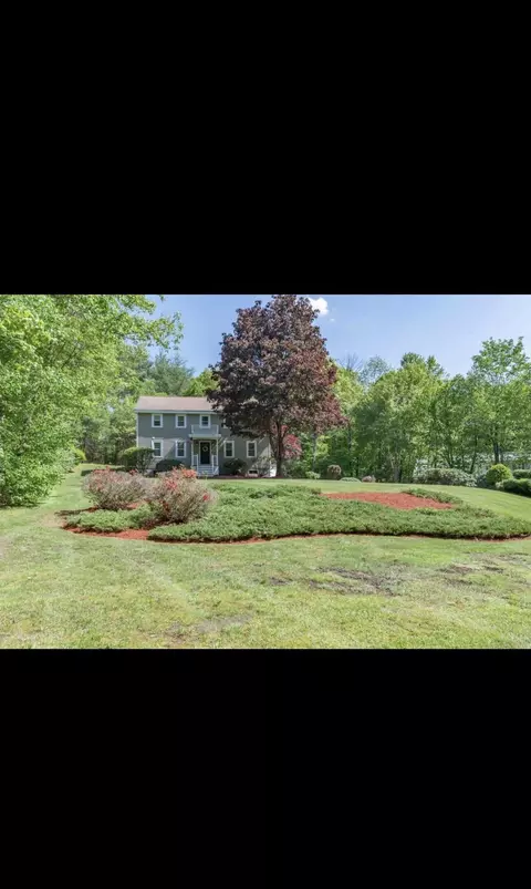 Exterior - 10 Oriole Rd, Windham, NH 03087 photo 4 of 10