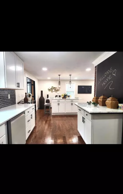 Kitchen - 10 Oriole Rd, Windham, NH 03087 photo 3 of 6