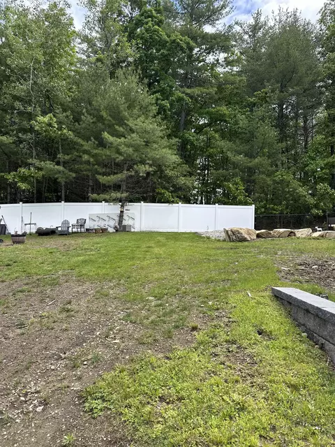 Exterior - 10 Oriole Rd, Windham, NH 03087 photo 9 of 10