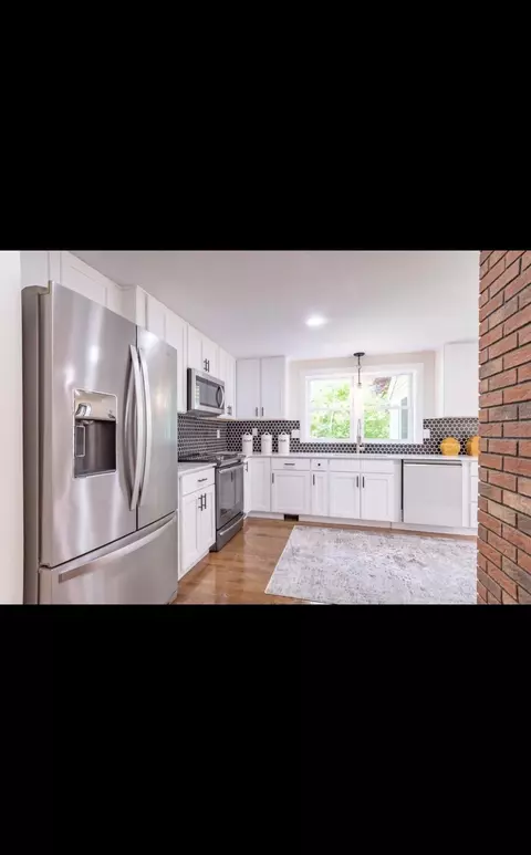 Kitchen - 10 Oriole Rd, Windham, NH 03087 photo 5 of 6