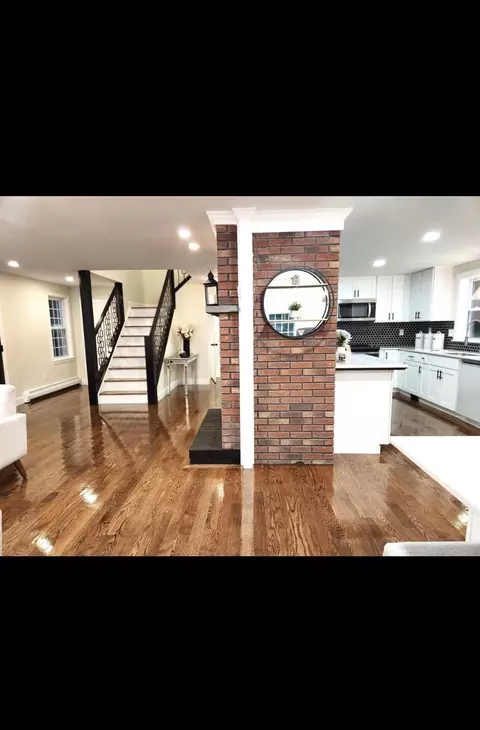 Entry Way - 10 Oriole Rd, Windham, NH 03087 photo 1 of 2