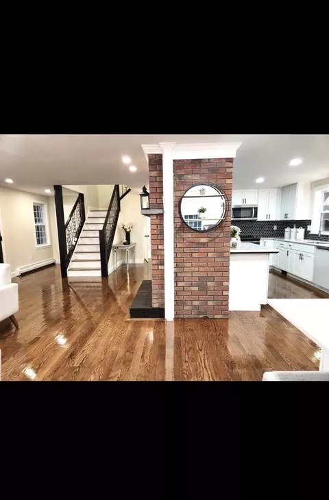 Entry Way - 10 Oriole Rd, Windham, NH 03087 photo 1 of 2