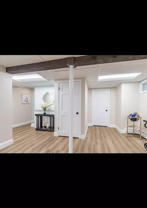 Entry Way - 10 Oriole Rd, Windham, NH 03087 photo 2 of 2