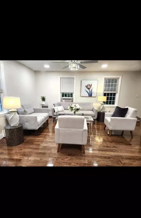 Living - 10 Oriole Rd, Windham, NH 03087 photo 2 of 2
