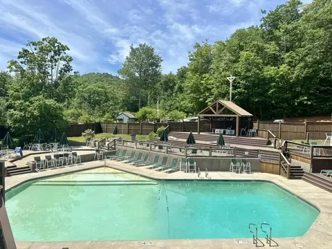 Exterior - 24 Condo Rd #2, Campton, NH 03223 photo 2 of 4