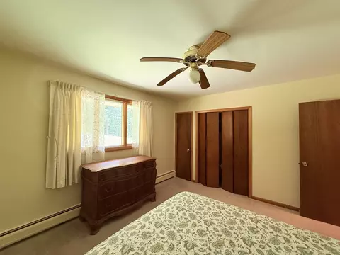 Bedroom - 1229 State Route 30 Rd, Castleton, VT 05735 photo 2 of 7