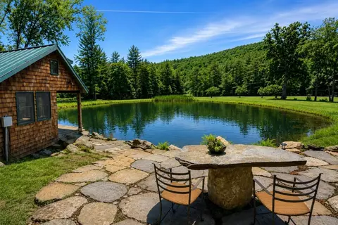 1100 Houghtonville Rd, Grafton, VT 05146