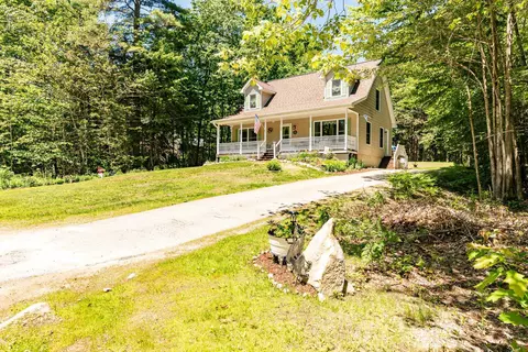 11 Spruce Rd, Middleton, NH 03887