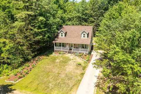 11 Spruce Rd, Middleton, NH 03887