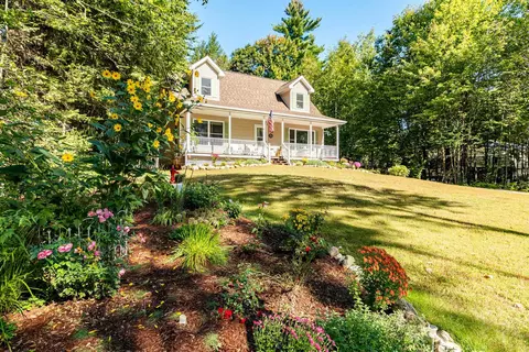 11 Spruce Rd, Middleton, NH 03887