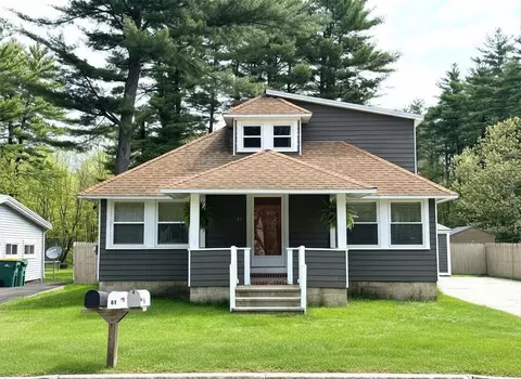 87 Chestnut Hill Rd, Rochester, NH 03867