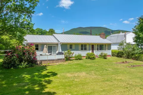 56 Jenness Rd, Weathersfield, VT 05089