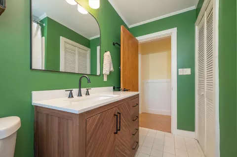 Bath - 56 Jenness Rd, Weathersfield, VT 05089 photo 2 of 2