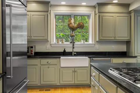 Kitchen - 12 Willow Ave, North Hampton, NH 03862 photo 3 of 3