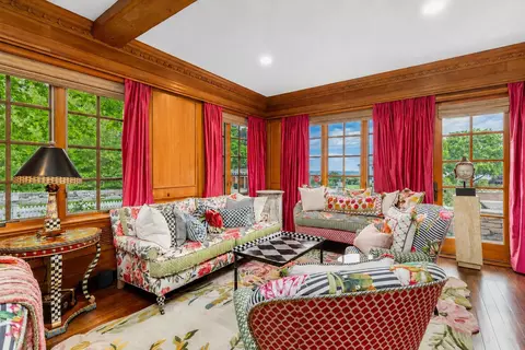 Living - 12 Willow Ave, North Hampton, NH 03862 photo 2 of 5