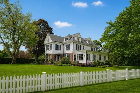 Exterior - 12 Willow Ave, North Hampton, NH 03862 photo 6 of 10