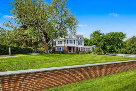 Exterior - 12 Willow Ave, North Hampton, NH 03862 photo 8 of 10