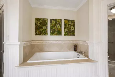 Bath - 12 Willow Ave, North Hampton, NH 03862 photo 3 of 8