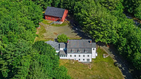 1502 King Hill Rd, New London, NH 03257