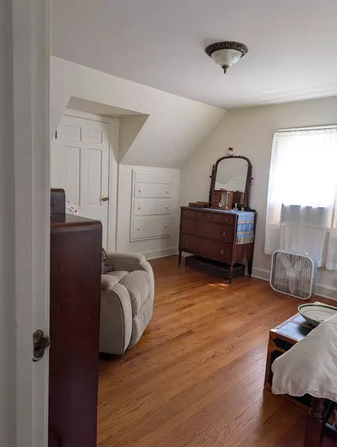 Bedroom - 315 Route 4a W, Castleton, VT 05735 photo 4 of 6