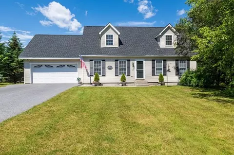 35 Valley Pass St, Manchester, VT 05255