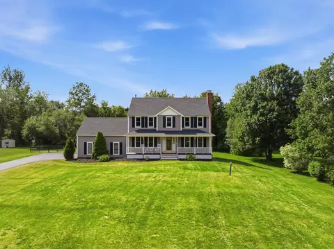 17 Donmac Dr, Derry, NH 03038
