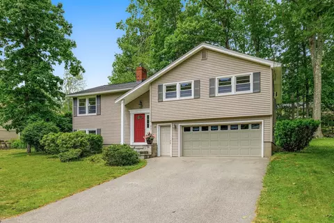 15 Harding Rd, Portsmouth, NH 03801