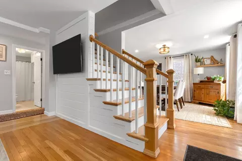Entry Way - 9 Comings Ct, Exeter, NH 03833 photo 3 of 4