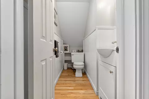 Entry Way - 9 Comings Ct, Exeter, NH 03833 photo 4 of 4