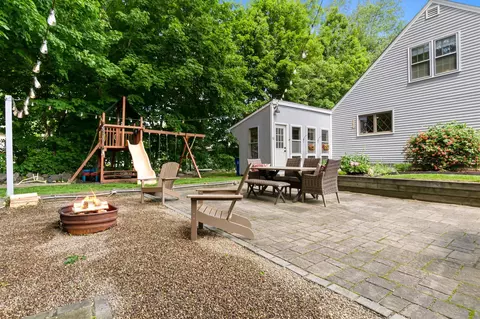 Exterior - 9 Comings Ct, Exeter, NH 03833 photo 6 of 12