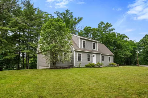 34 Crawley Falls Rd, Brentwood, NH 03833