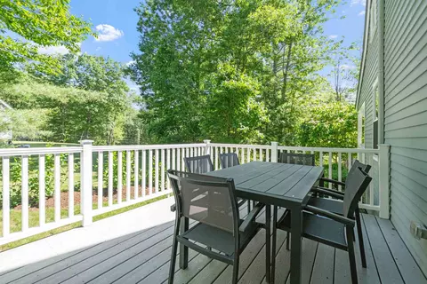 Exterior - 5 Lloyd Rd, Wolfeboro, NH 03894 photo 4 of 9