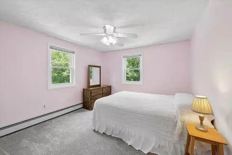 Bedroom - 17 Almeda Ln, Hooksett, NH 03106 photo 6 of 10