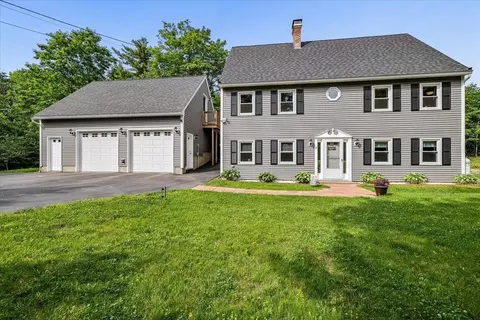 17 Almeda Ln, Hooksett, NH 03106