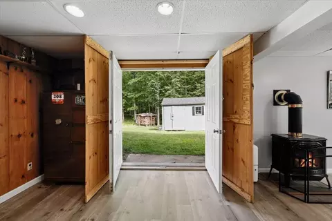 Entry Way - 17 Almeda Ln, Hooksett, NH 03106 photo 3 of 3