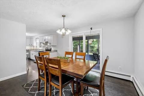 Dining - 17 Almeda Ln, Hooksett, NH 03106 photo 2 of 4