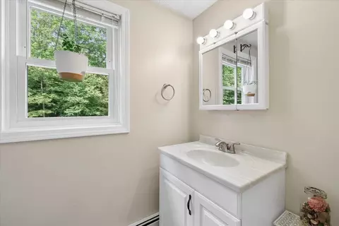 Bath - 17 Almeda Ln, Hooksett, NH 03106 photo 2 of 2