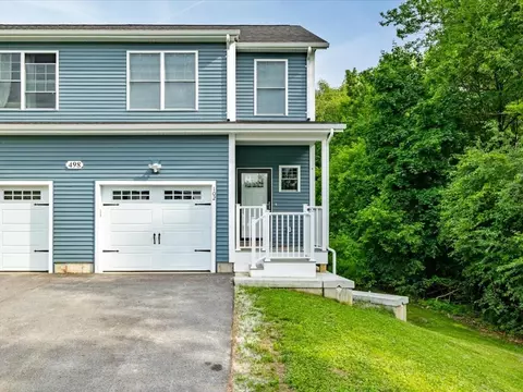 498 Fairfax St #102, St. Albans Town, VT 05478
