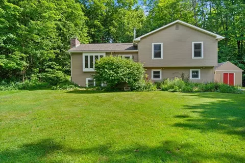 80 Phoenix Cir, Richmond, VT 05477