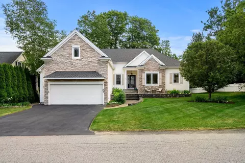 20 Huckleberry Ln, Hampton, NH 03842