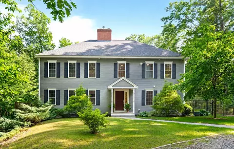 27 Colonel Wilkins Rd, Amherst, NH 03031
