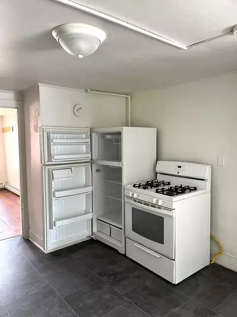 Kitchen - 154 Main St, Winooski, VT 05404 photo 5 of 5