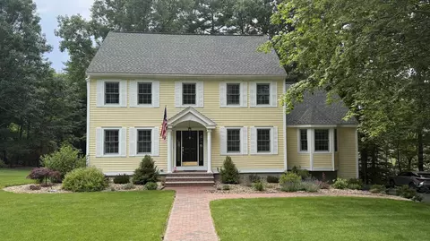 108 Skyview Dr, Pelham, NH 03076