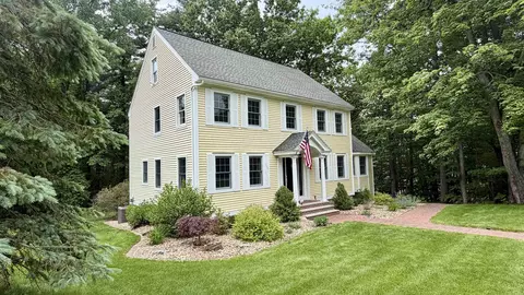 108 Skyview Dr, Pelham, NH 03076