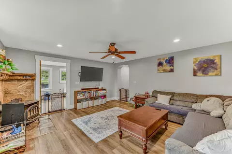 Living - 3310 Main St, Bethlehem, NH 03574 photo 1 of 1