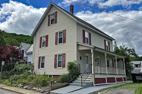 3 Gove St, Rockingham, VT 05101