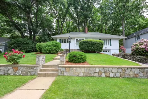 41 Bruce Rd, Manchester, NH 03104