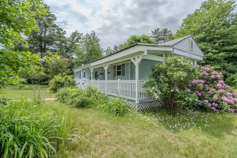 10 Knights Ln, Epsom, NH 03234